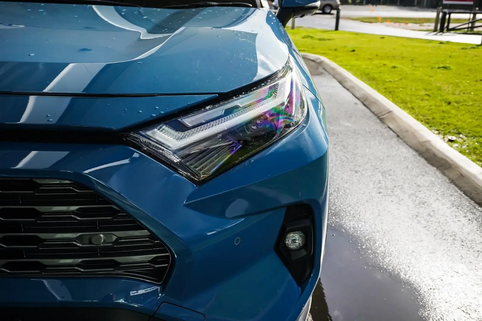 2024 Toyota RAV4 Gallery Image 13