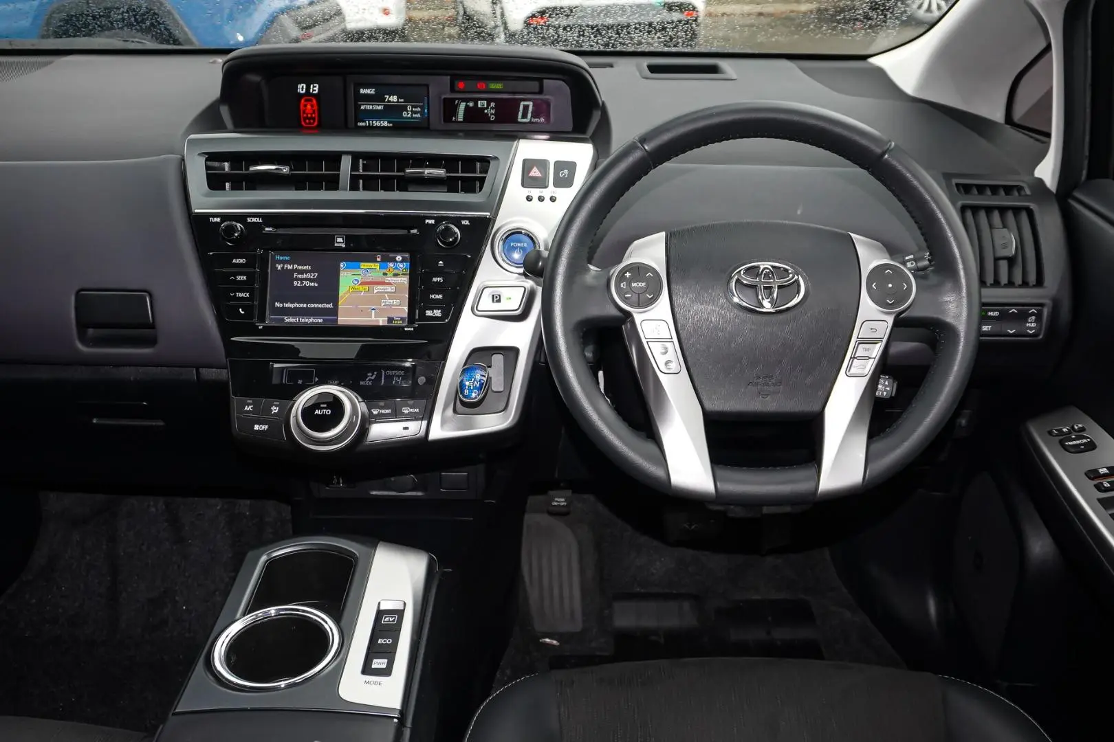 2019 Toyota Prius V Gallery Image 8
