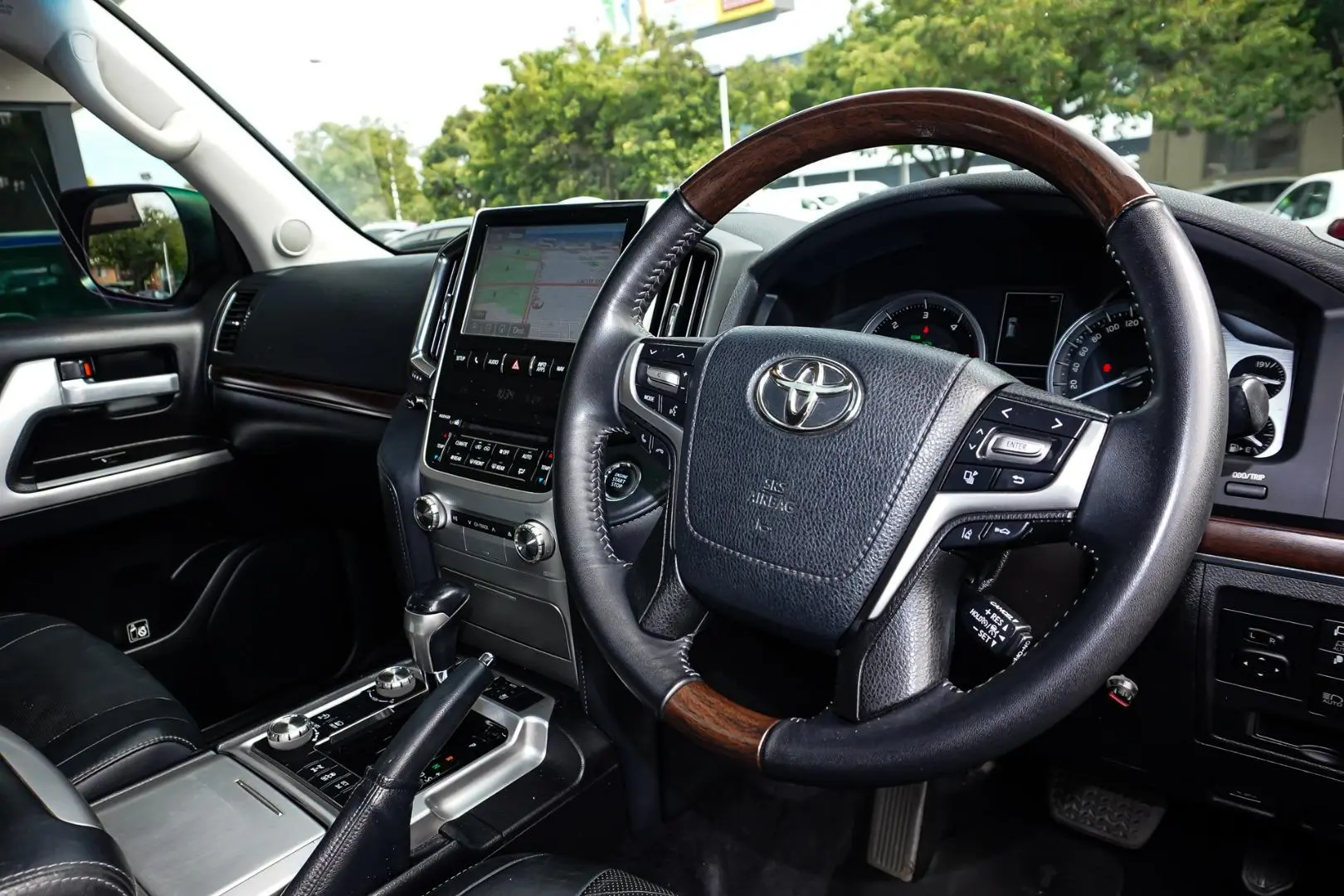 2018 Toyota Landcruiser Gallery Image 5