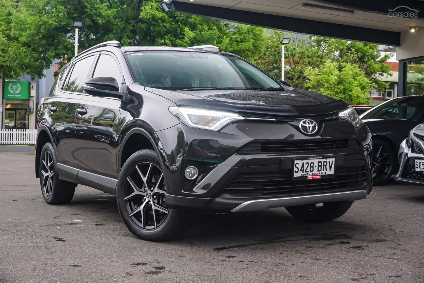 2017 Toyota RAV4 Image 1