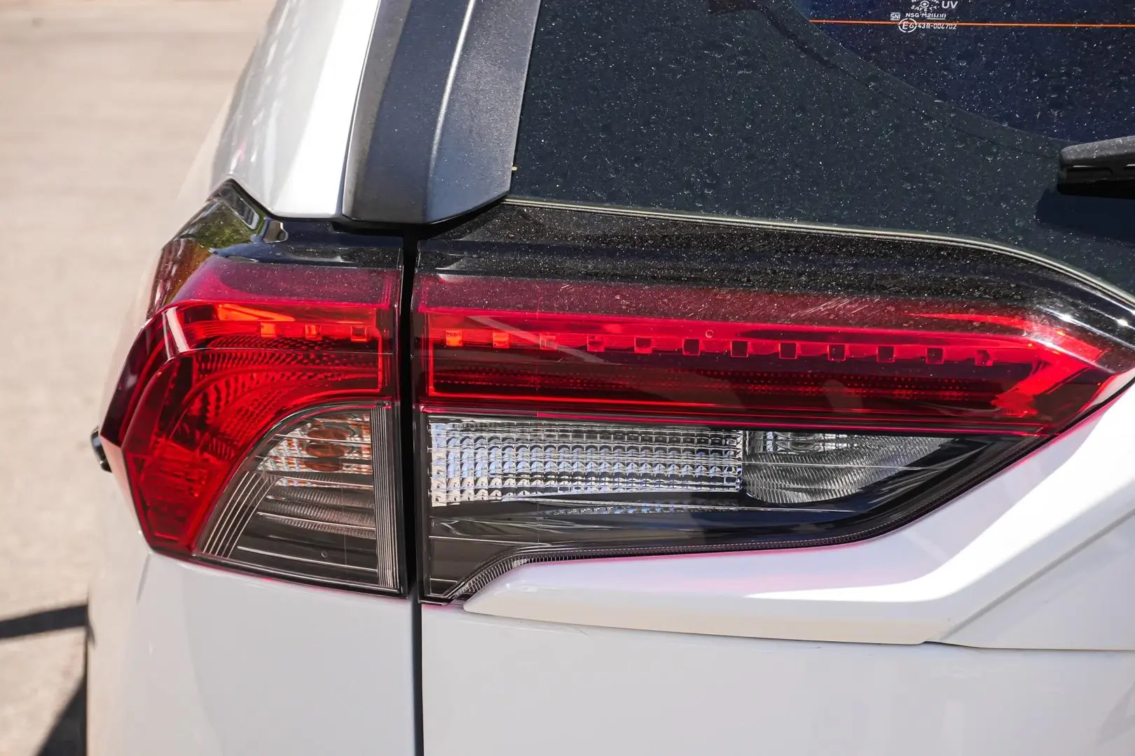 2019 Toyota RAV4 Gallery Image 13