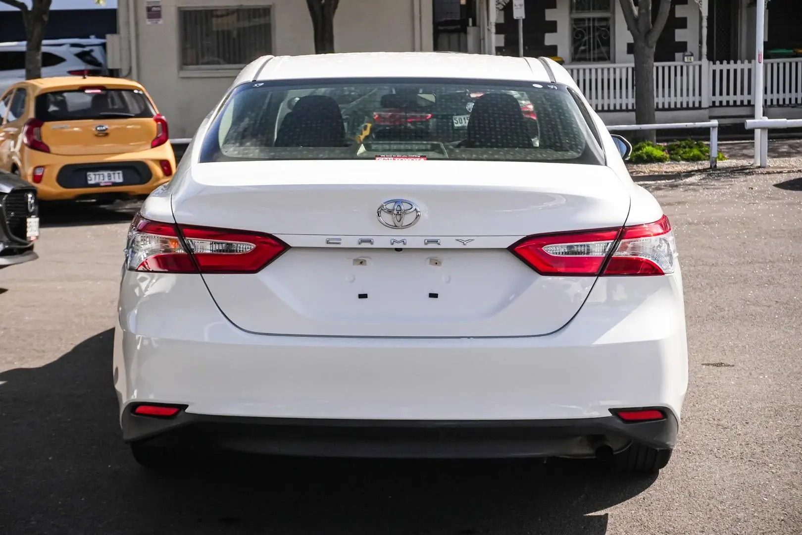 2019 Toyota Camry Gallery Image 6