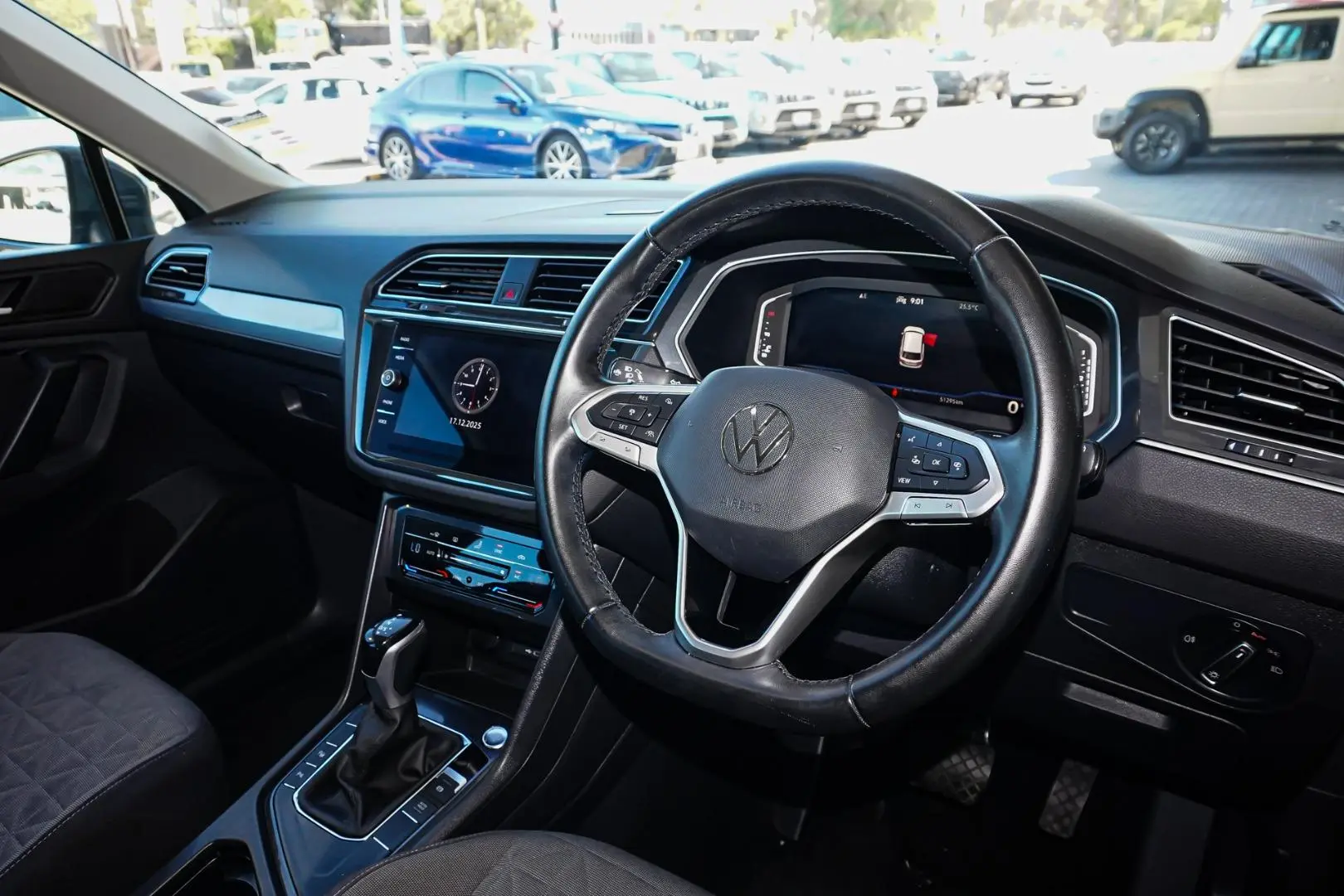 2023 Volkswagen Tiguan Gallery Image 7