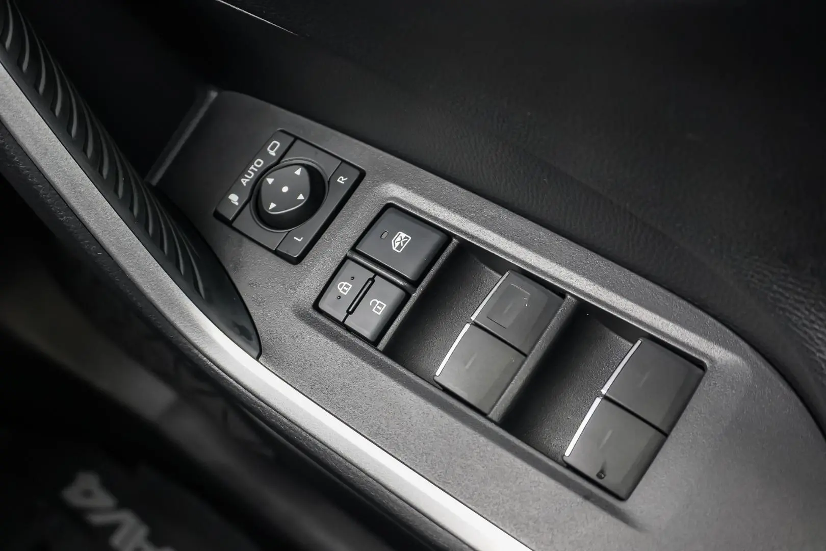 2025 Toyota RAV4 Gallery Image 22