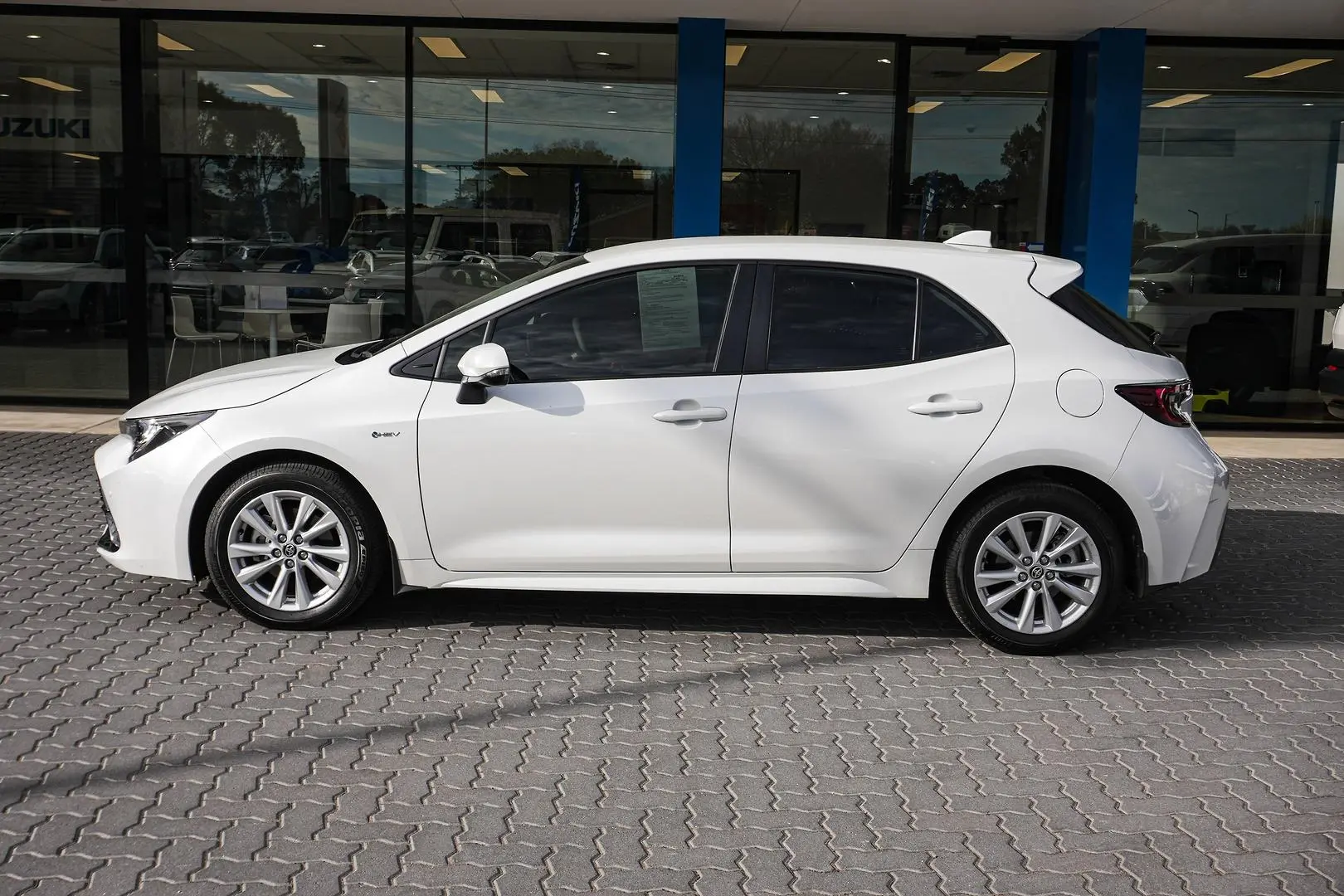 2025 Toyota Corolla Gallery Image 4