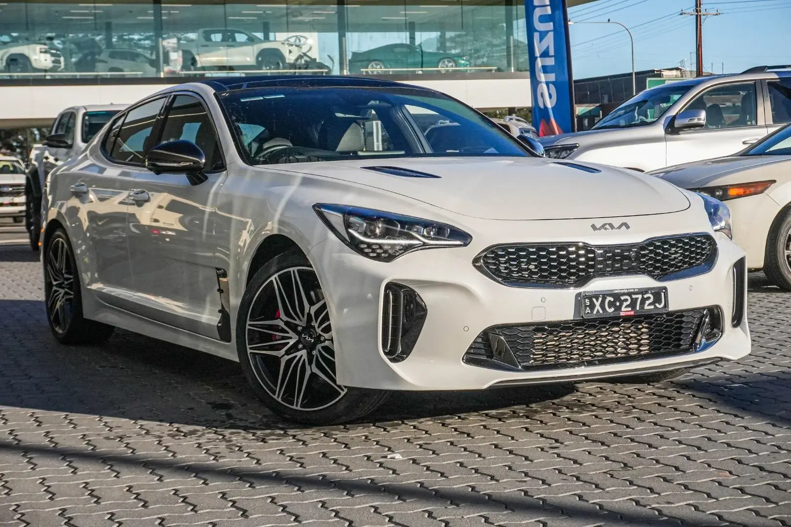 2022 Kia Stinger Gallery Image 2