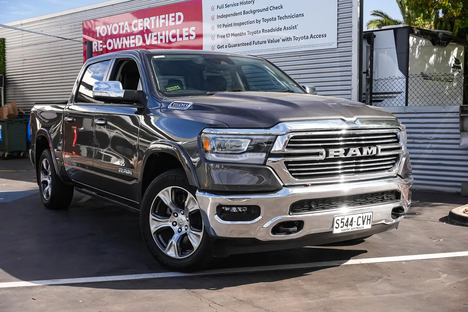 2022 RAM 1500 Gallery Image 2