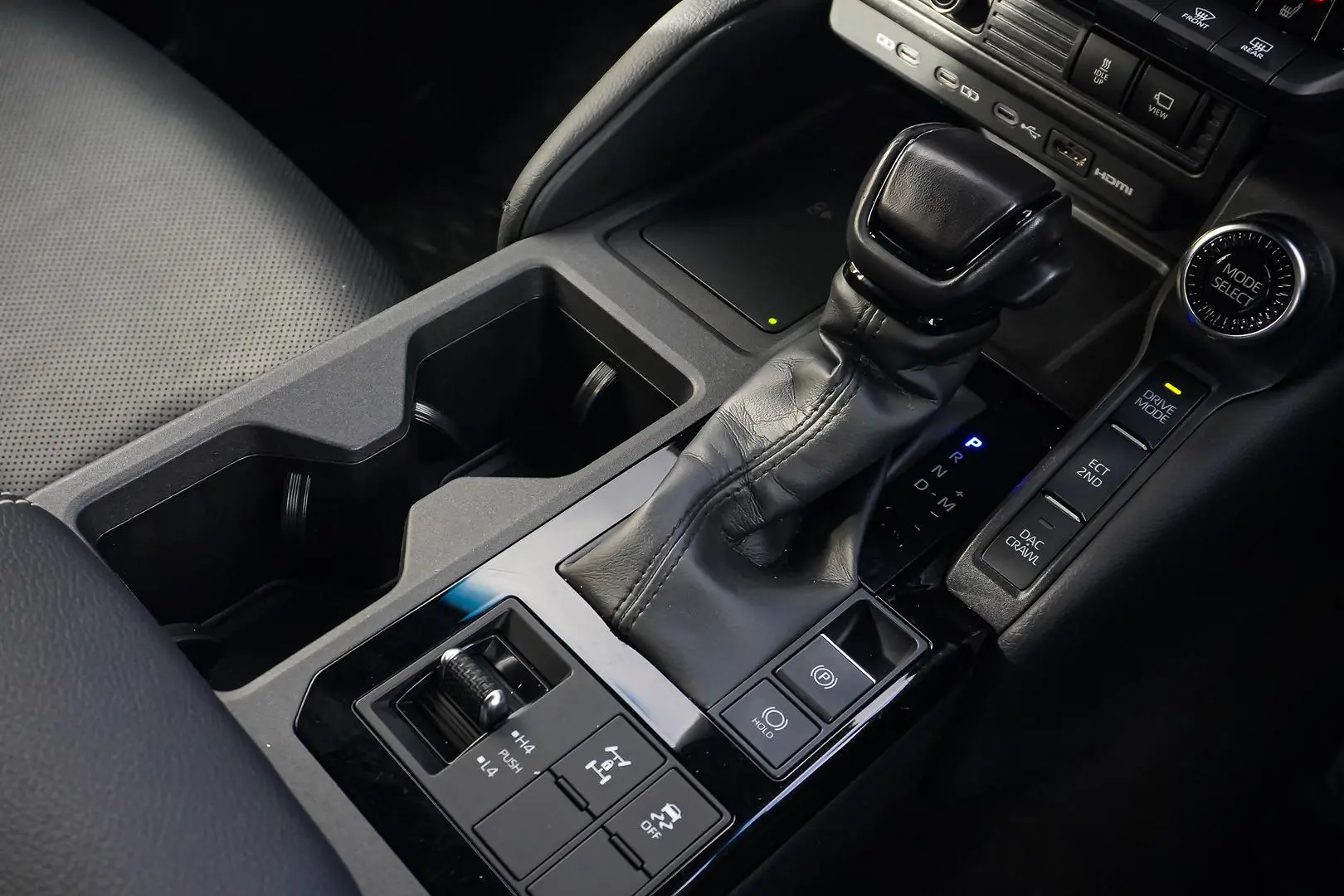 2024 Toyota Landcruiser Prado Gallery Image 18