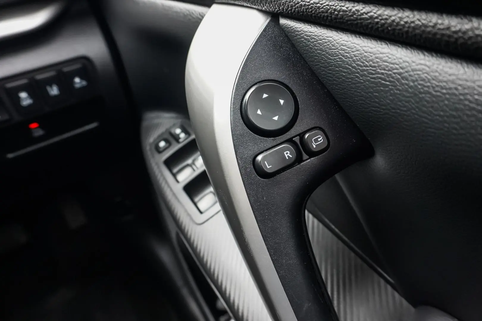2018 Mitsubishi Eclipse Cross Gallery Image 23