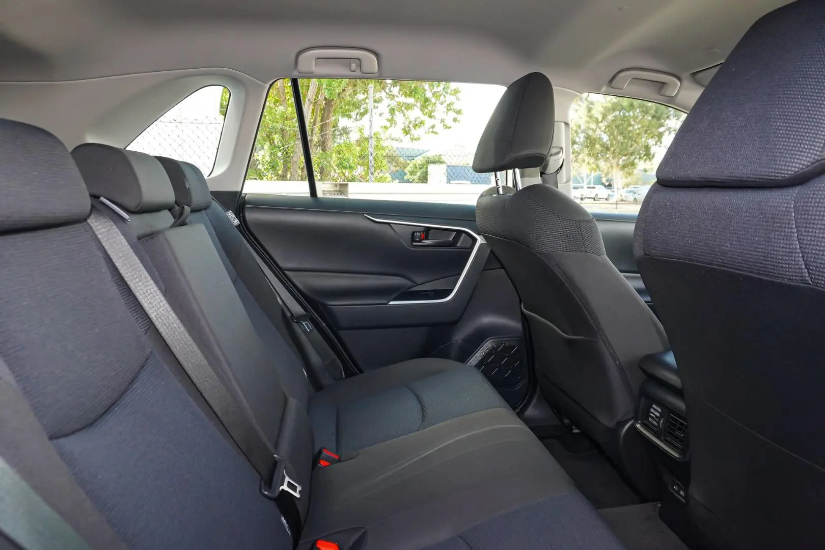 2024 Toyota RAV4 Gallery Image 8