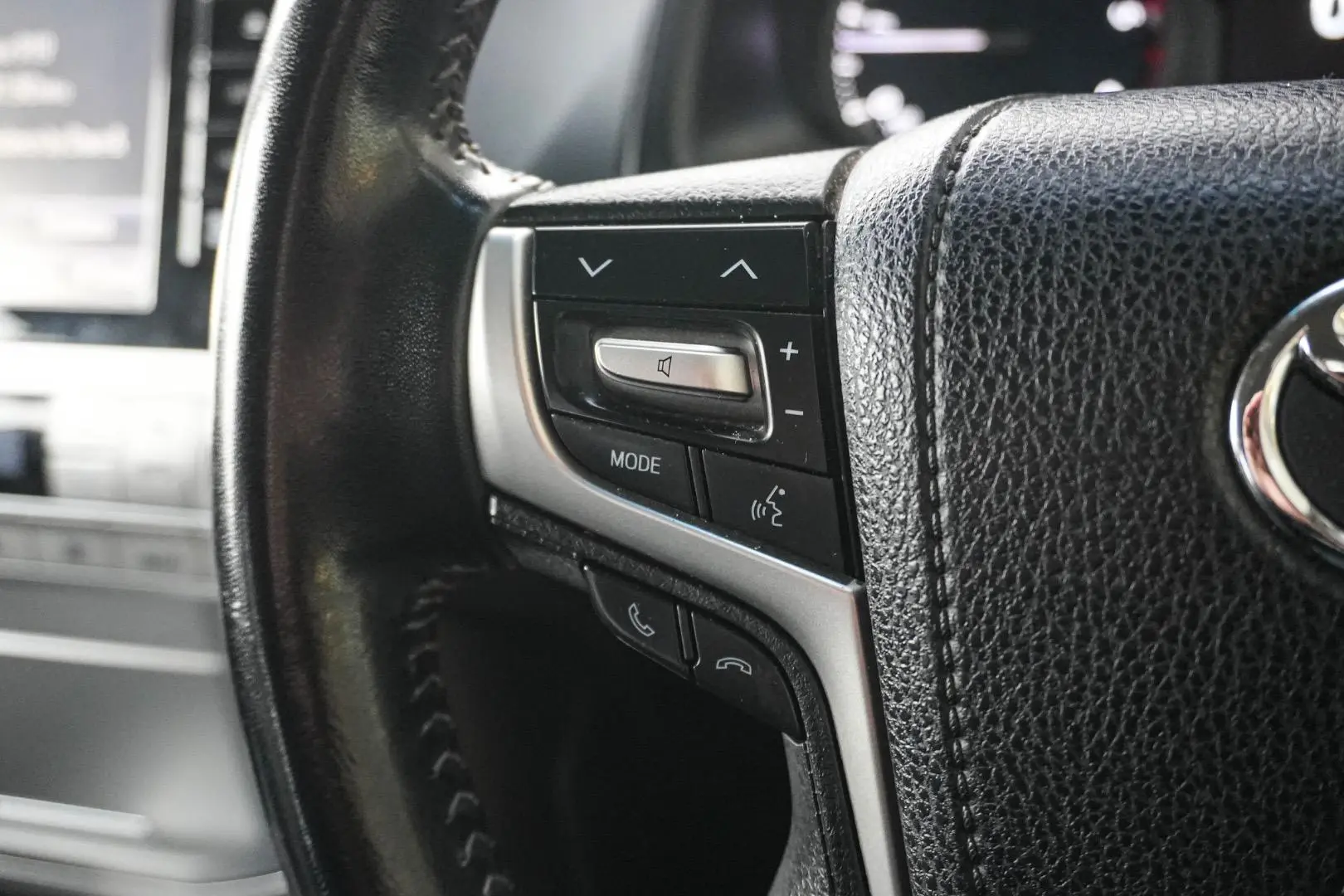 2019 Toyota Landcruiser Prado Gallery Image 19
