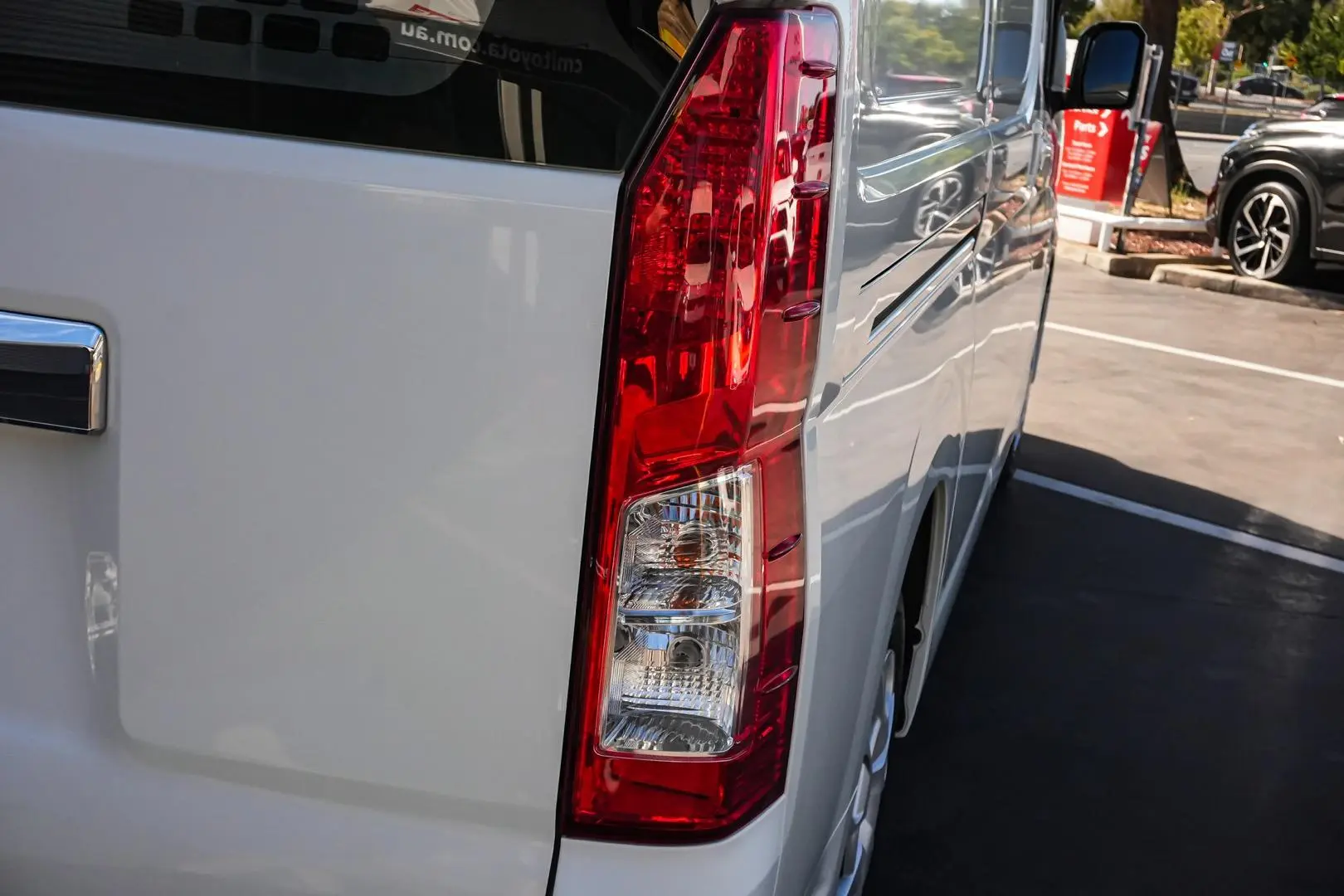 2021 Toyota Hiace Gallery Image 15