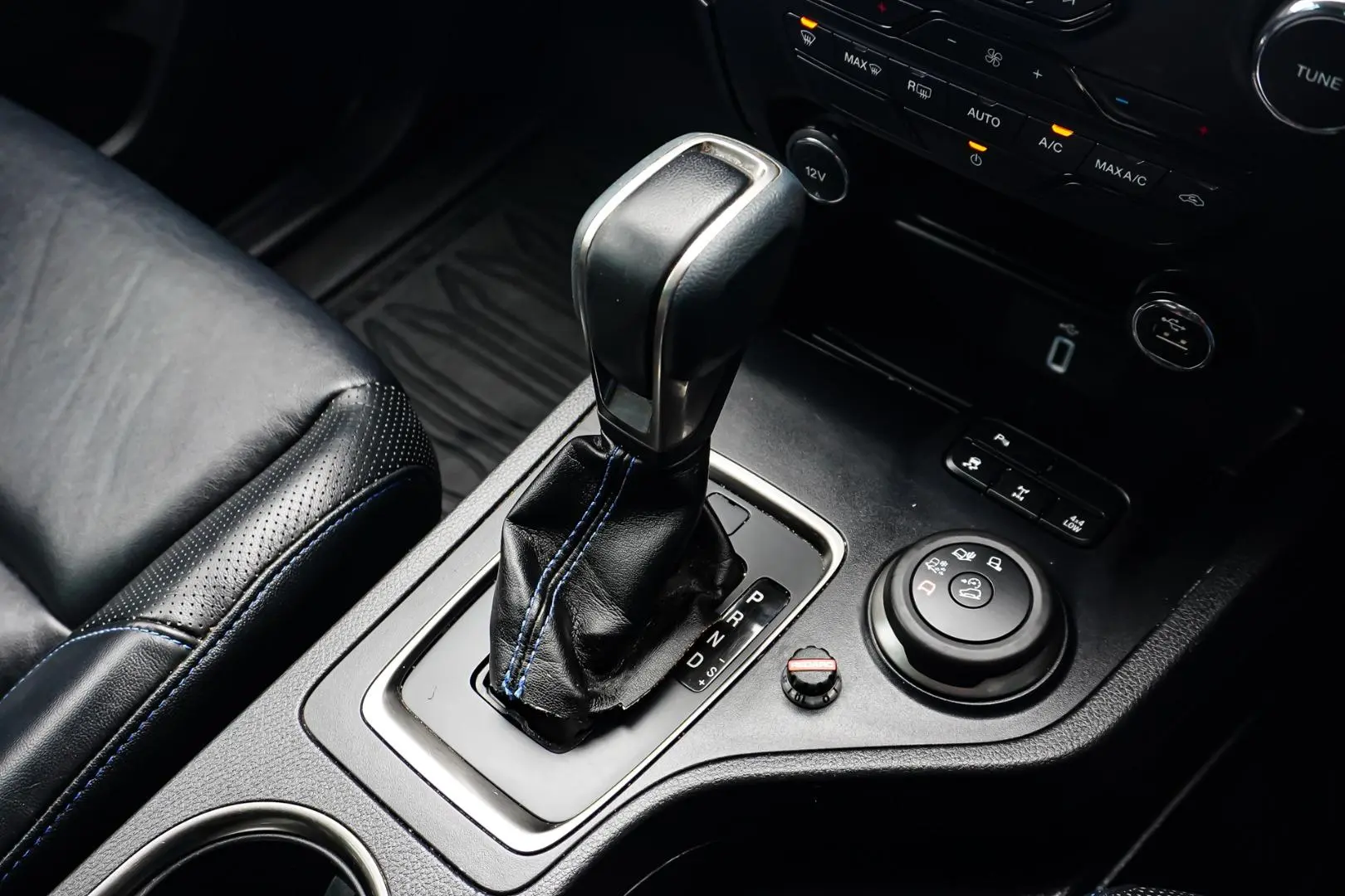 2021 Ford Everest Gallery Image 22