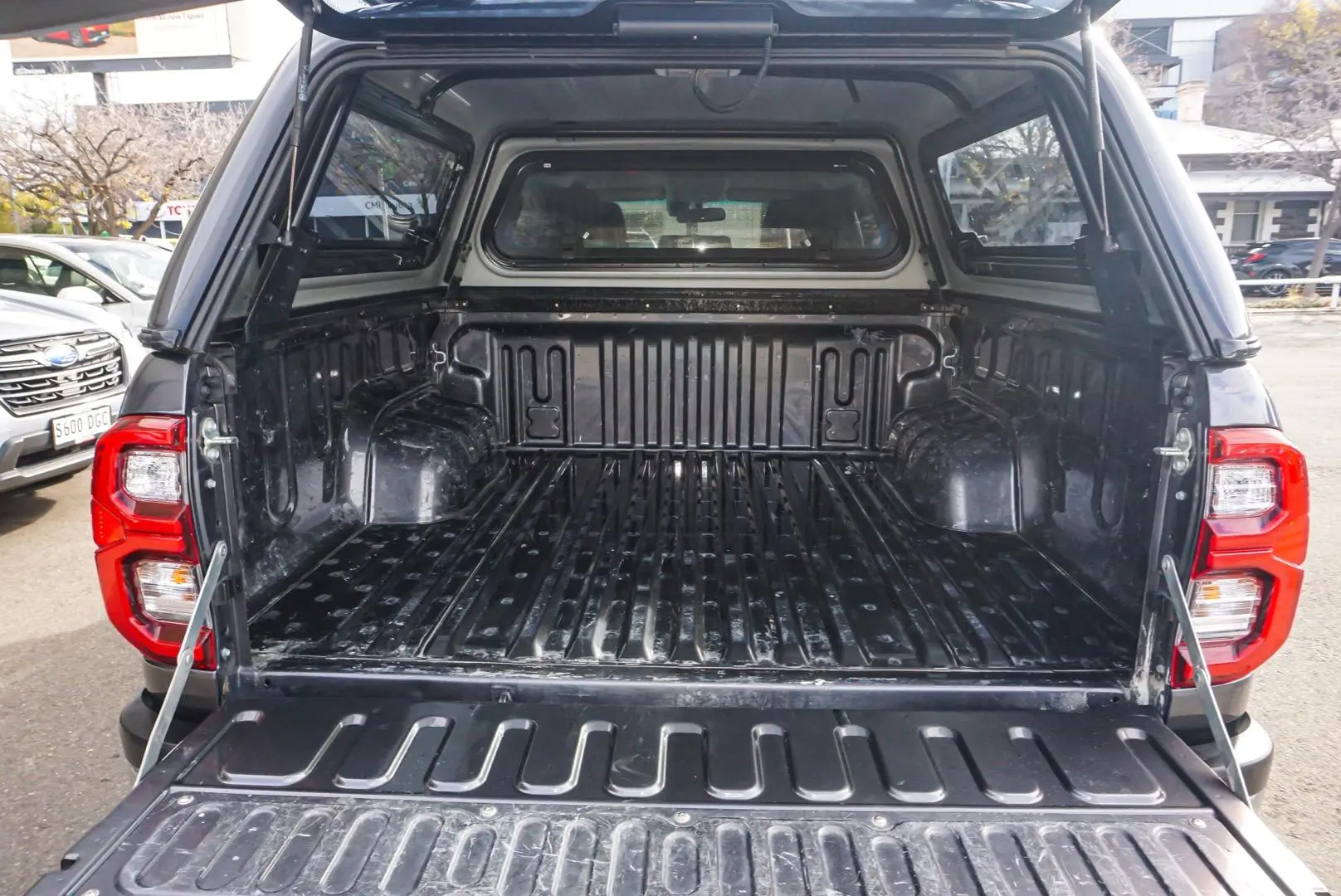 2022 Toyota Hilux Gallery Image 11