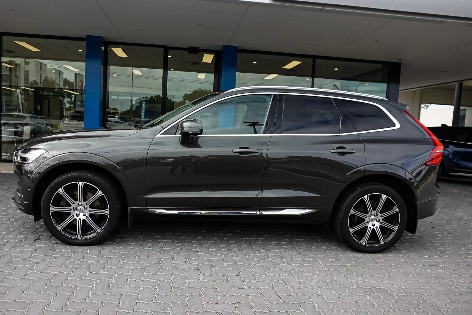 2020 Volvo XC60 Gallery Image 4