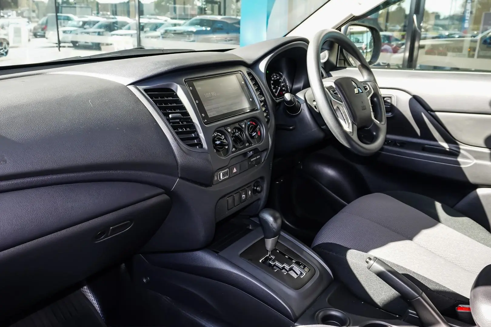 2023 Mitsubishi Triton Gallery Image 12
