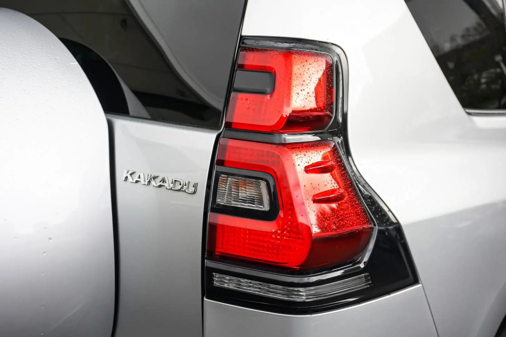 2022 Toyota Landcruiser Prado Gallery Image 12