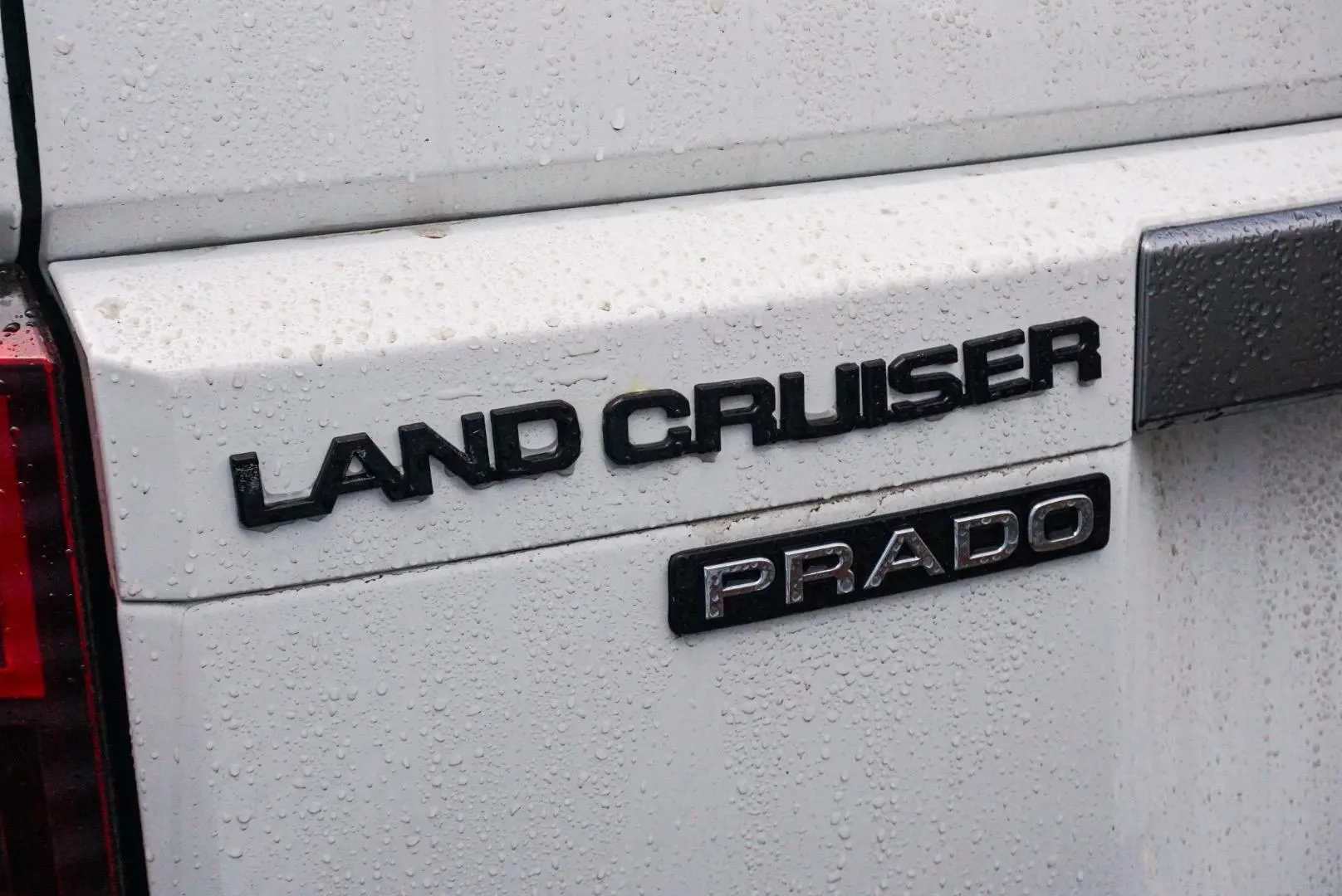 2025 Toyota Landcruiser Prado Gallery Image 15
