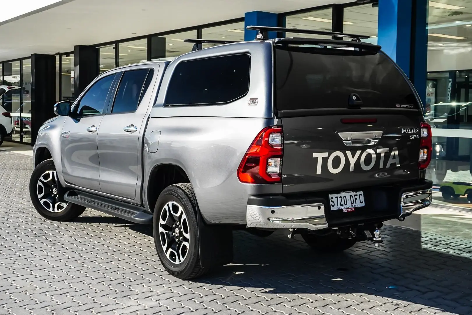 2022 Toyota Hilux Gallery Image 2