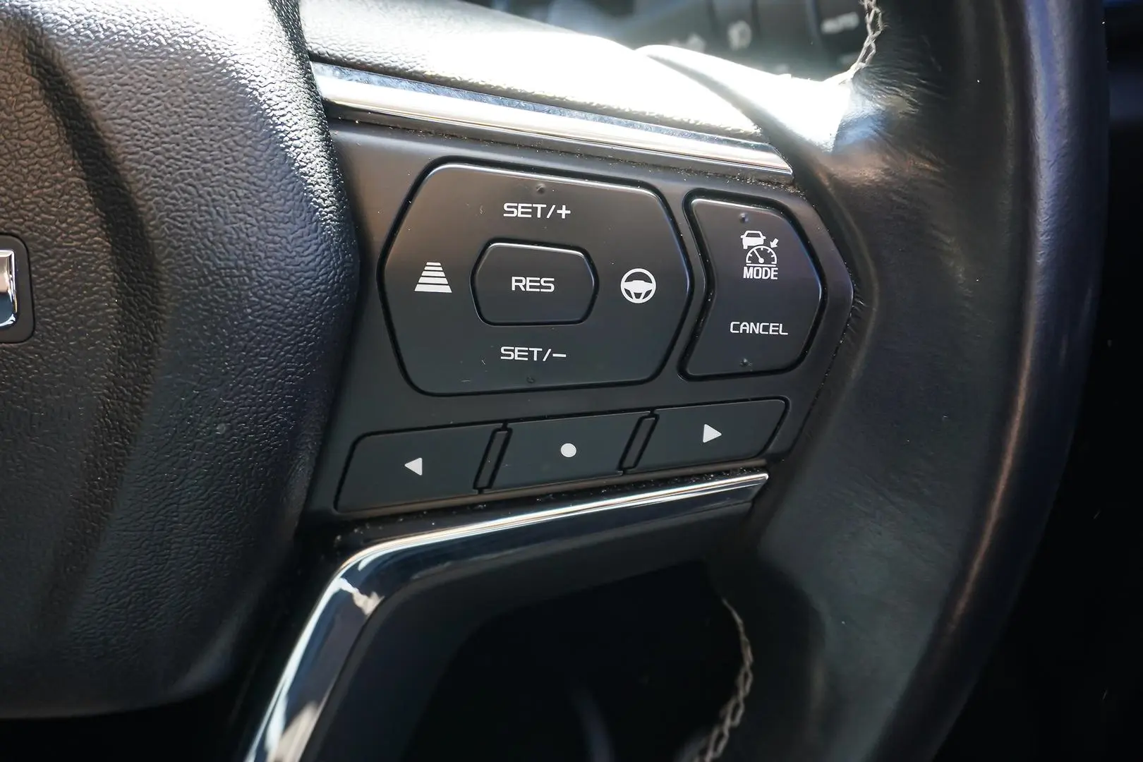 2021 Isuzu MU-X Gallery Image 22