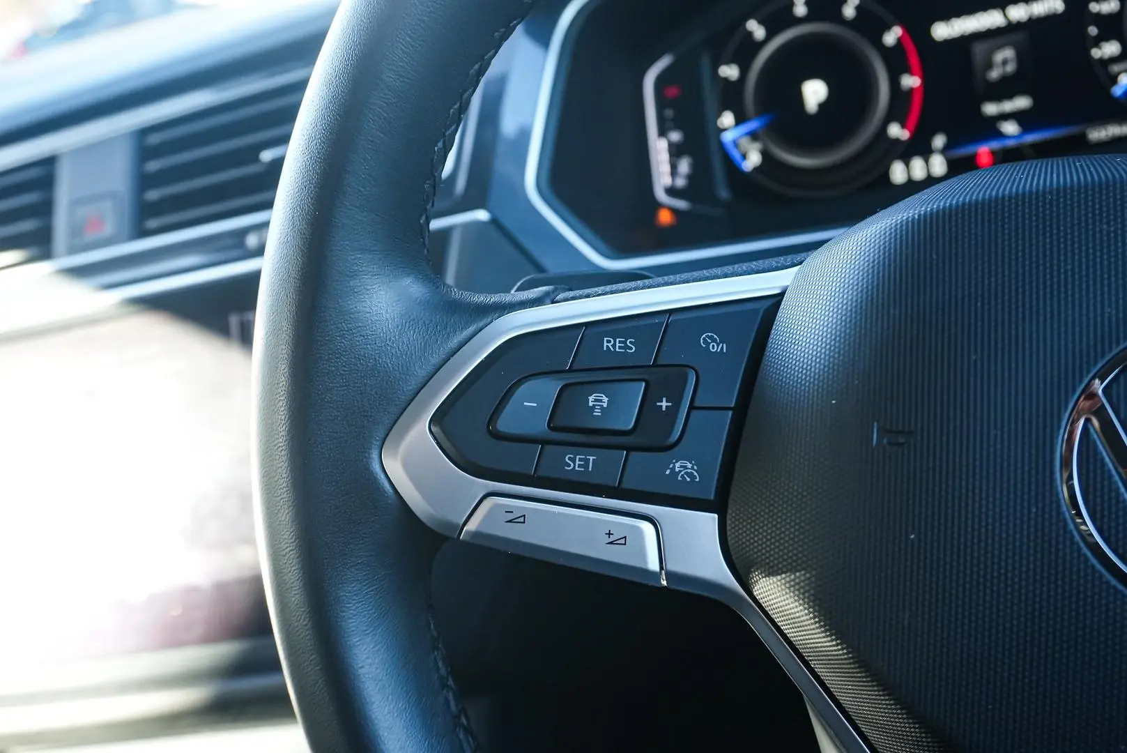 2023 Volkswagen Tiguan Gallery Image 19
