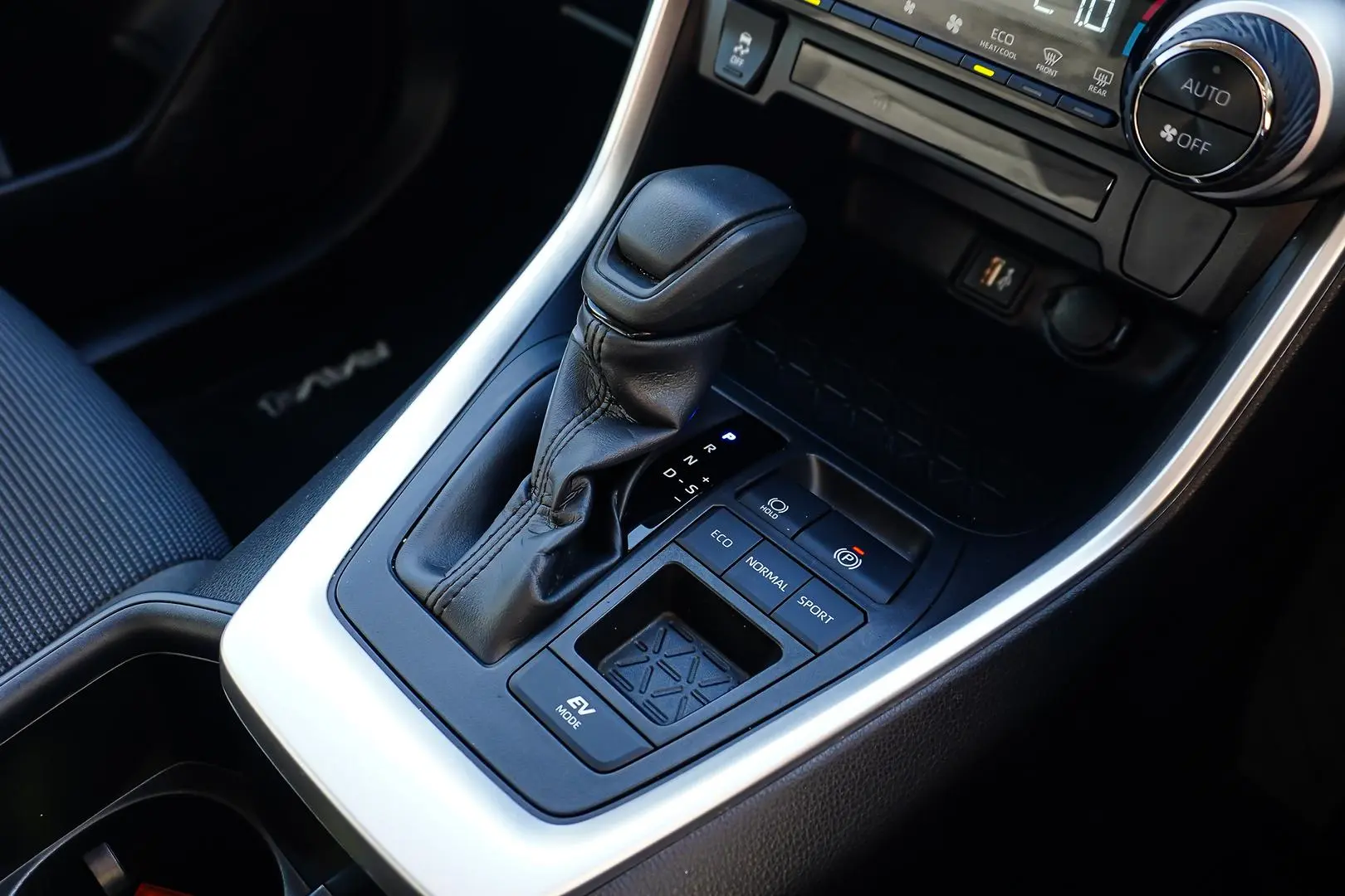 2024 Toyota RAV4 Gallery Image 18