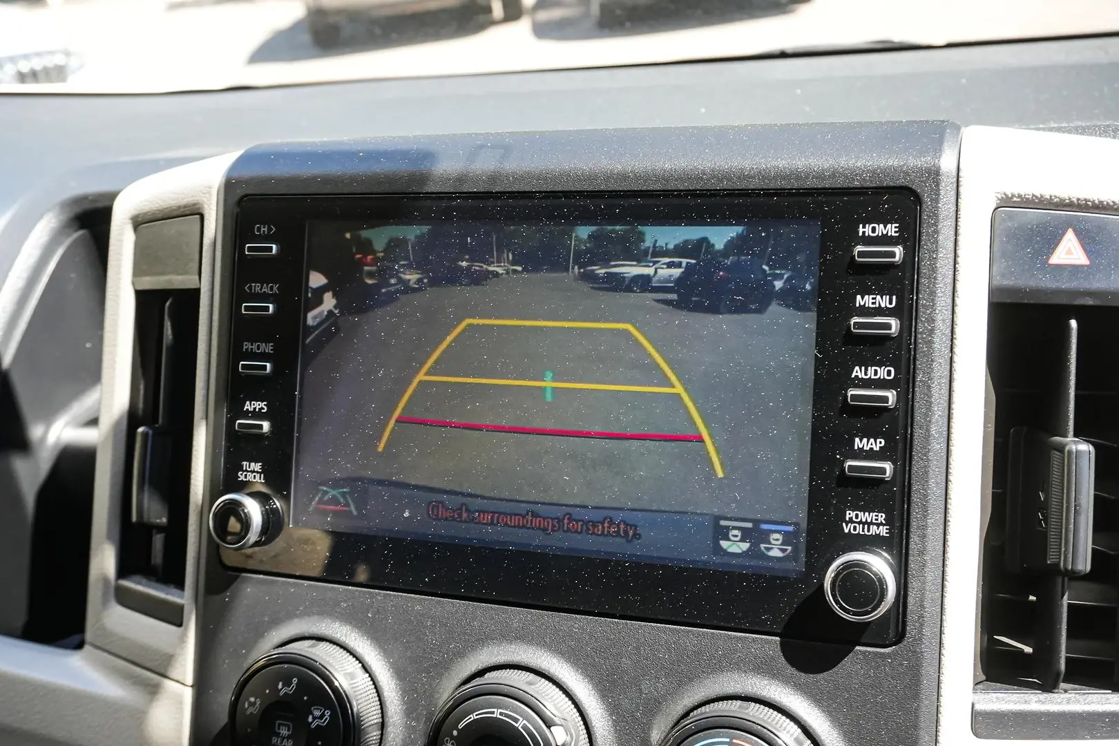 2020 Toyota Hiace Gallery Image 21