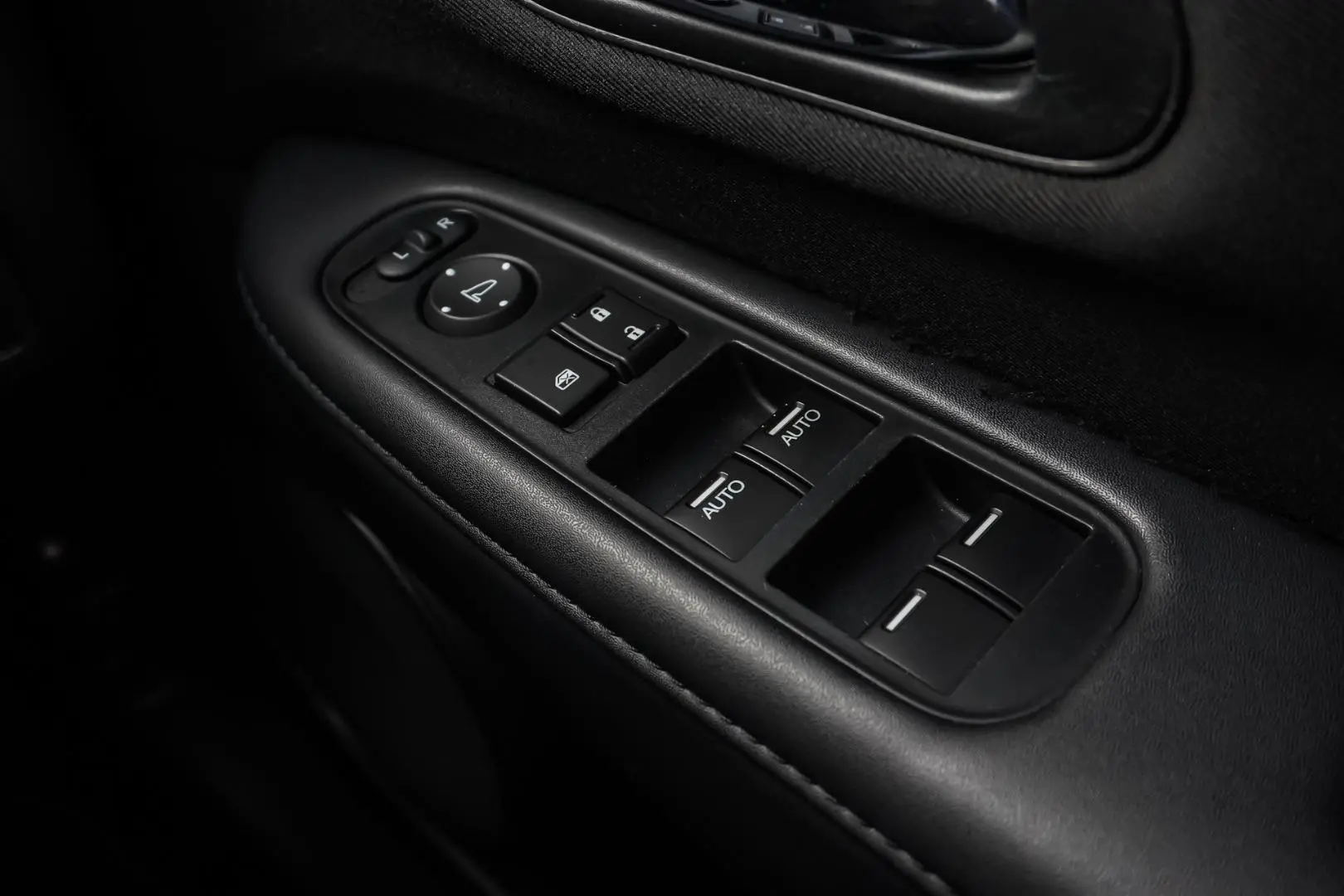 2015 Honda HR-V Gallery Image 24
