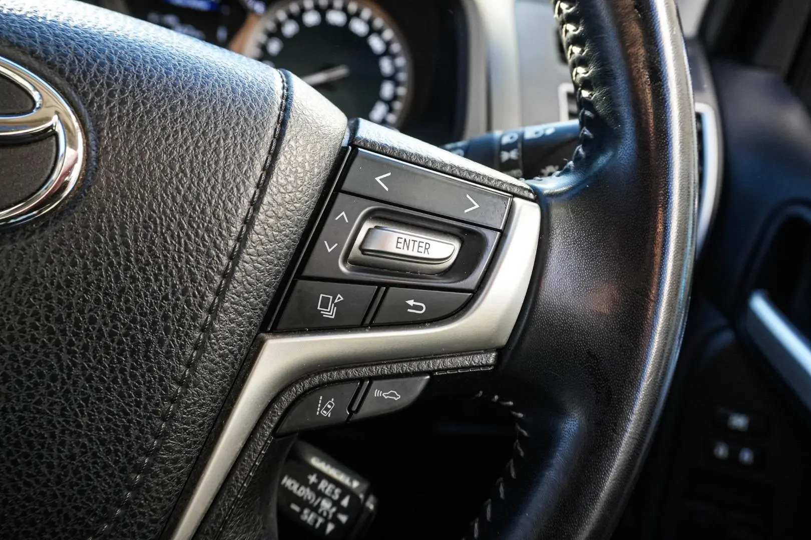 2022 Toyota Landcruiser Prado Gallery Image 21
