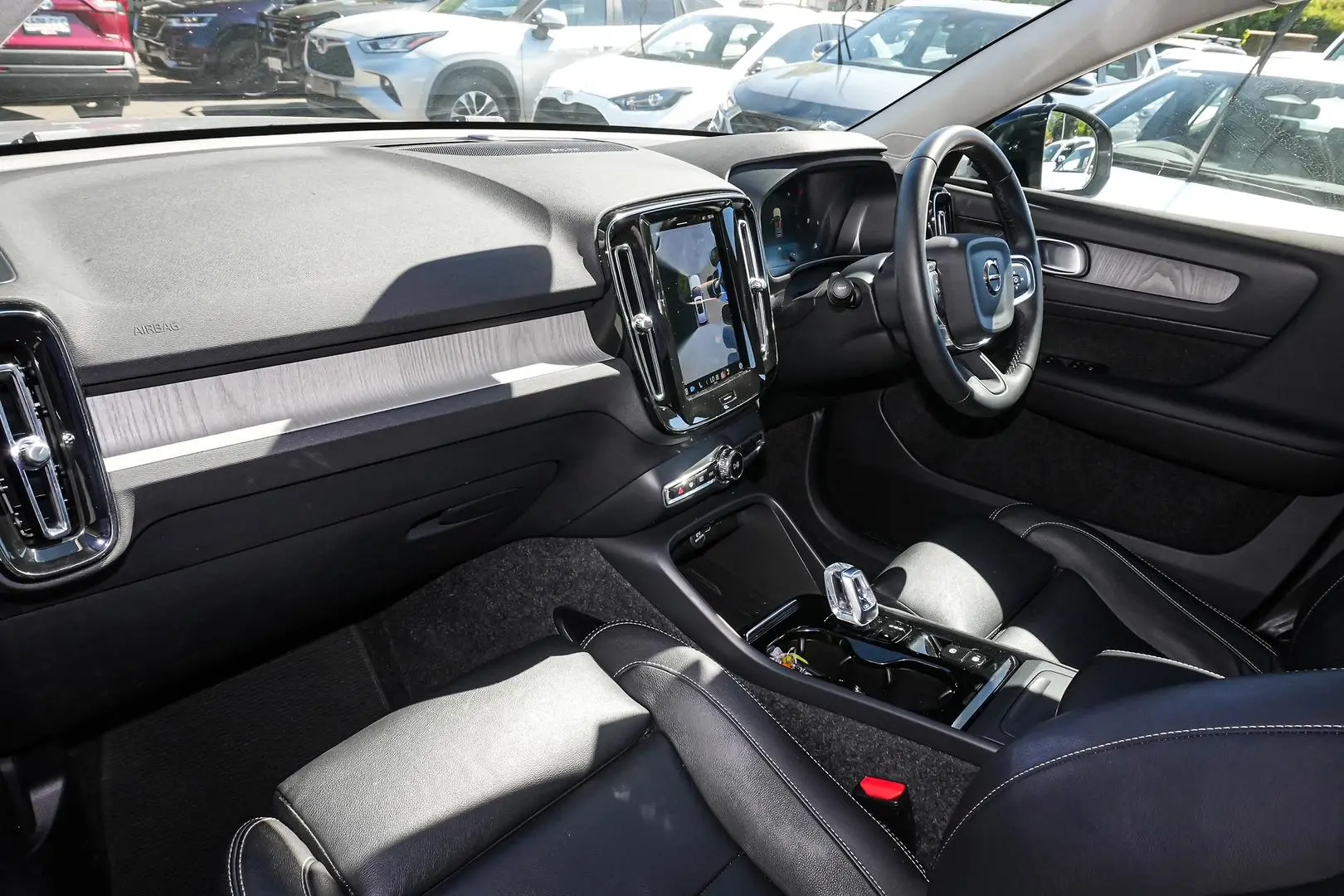 2023 Volvo XC40 Gallery Image 11