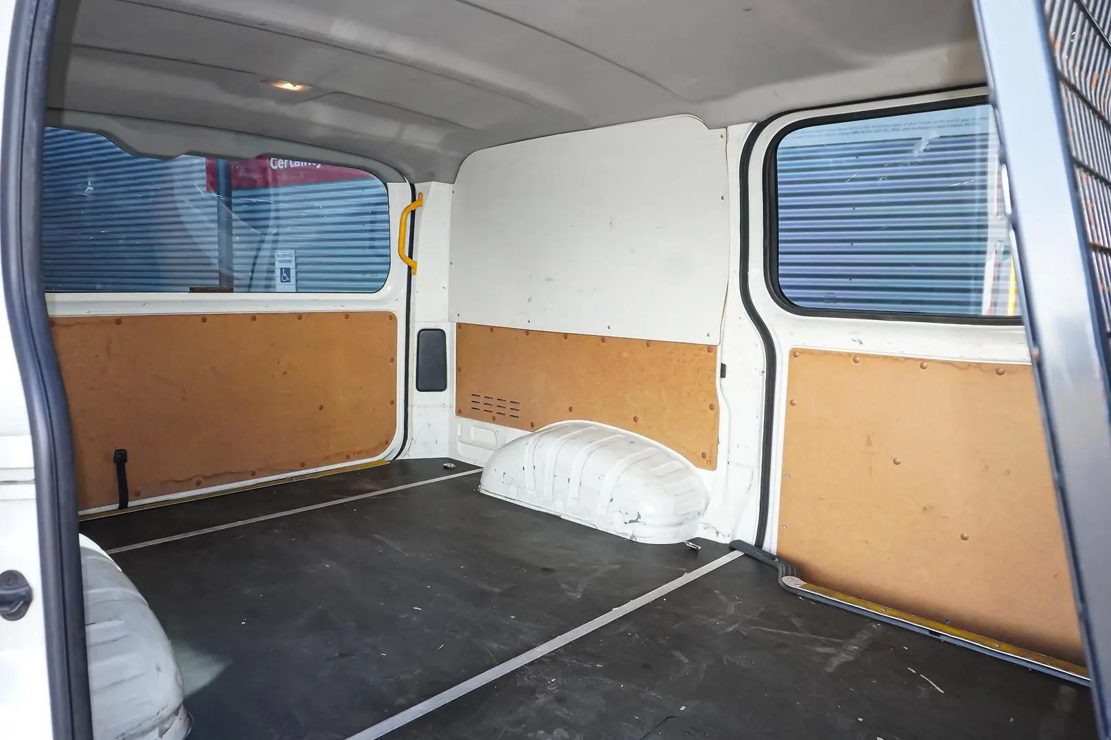 2020 Toyota Hiace Gallery Image 7