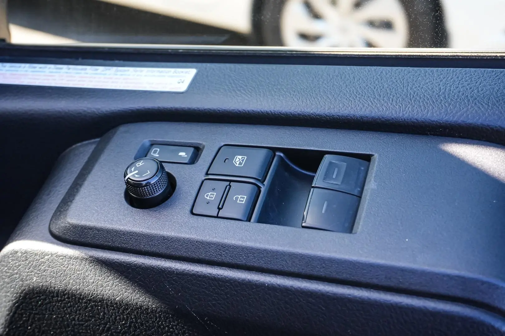 2022 Toyota Hiace Gallery Image 16