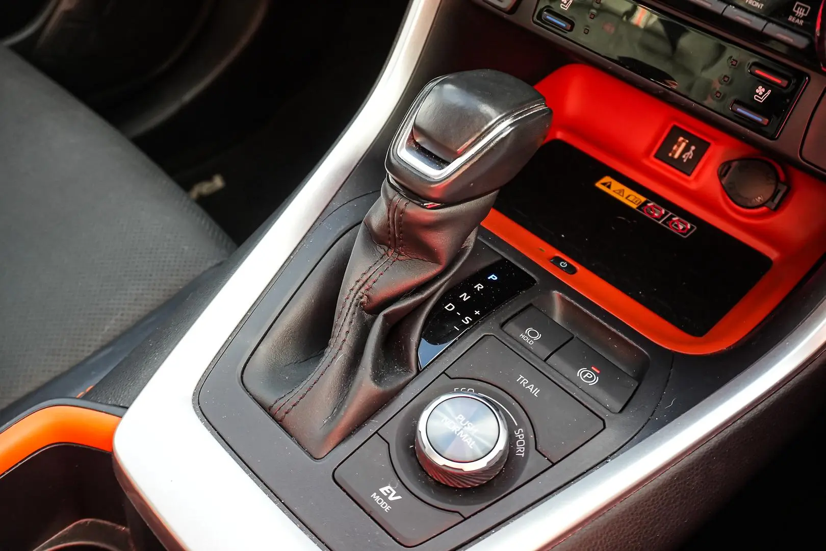 2022 Toyota RAV4 Gallery Image 18