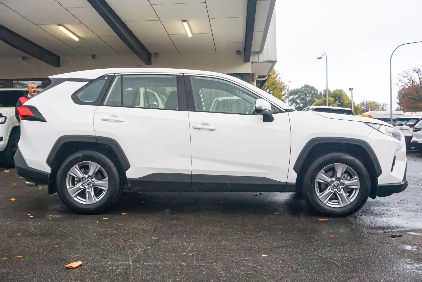 2022 Toyota RAV4 Gallery Image 4