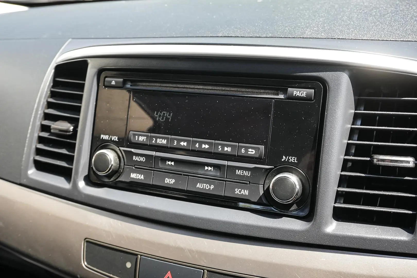 2014 Mitsubishi Lancer Gallery Image 20