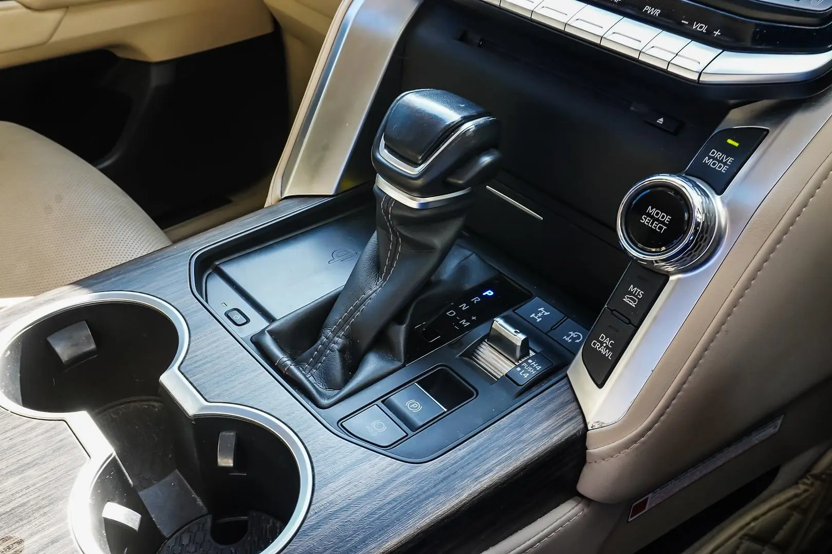 2022 Toyota Landcruiser Gallery Image 19