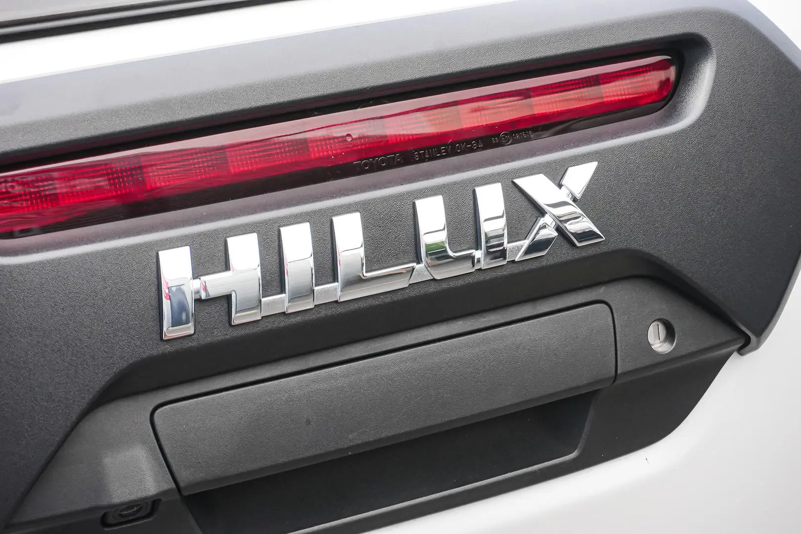 2024 Toyota Hilux Gallery Image 9