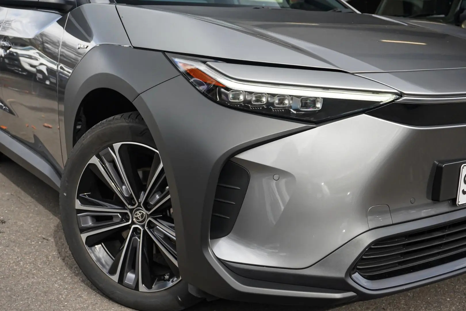 2024 Toyota bZ4X Gallery Image 11