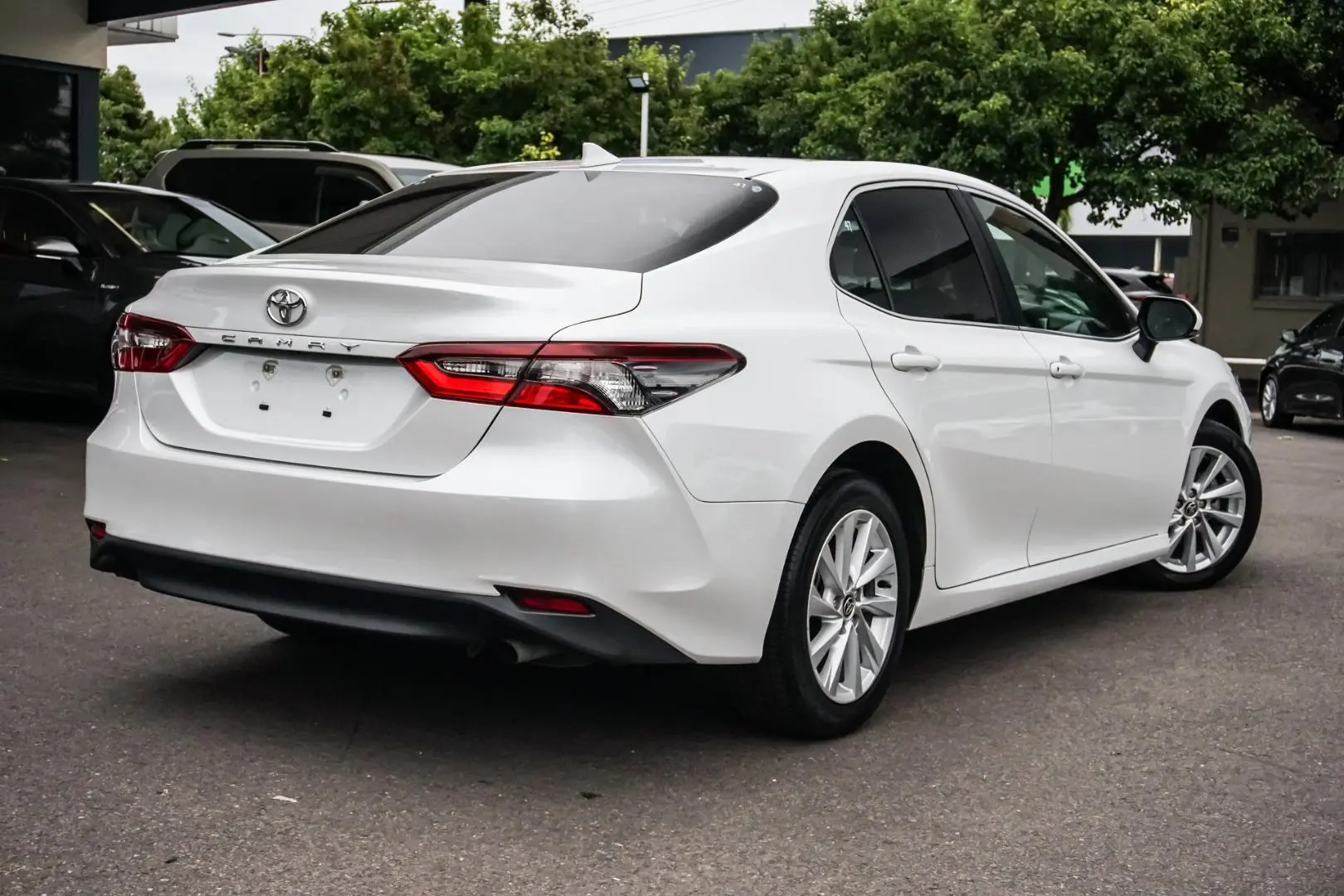 2021 Toyota Camry Gallery Image 2