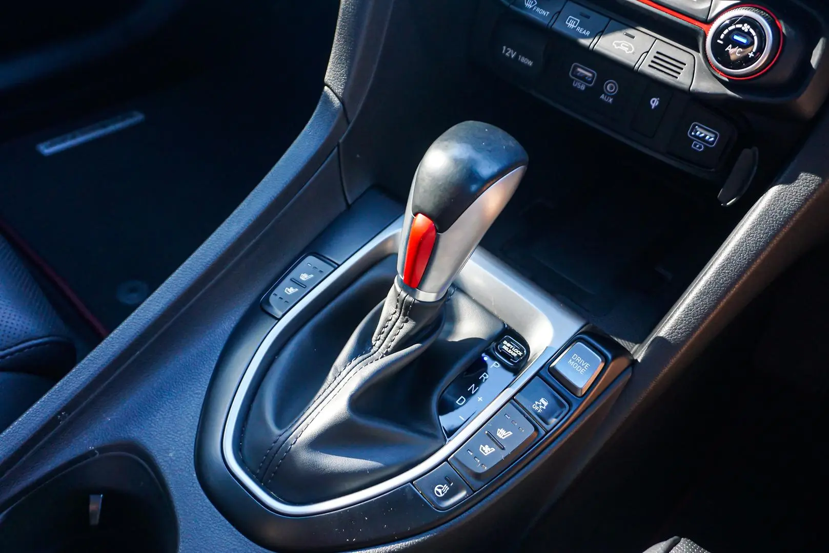 2019 Hyundai Veloster Gallery Image 16