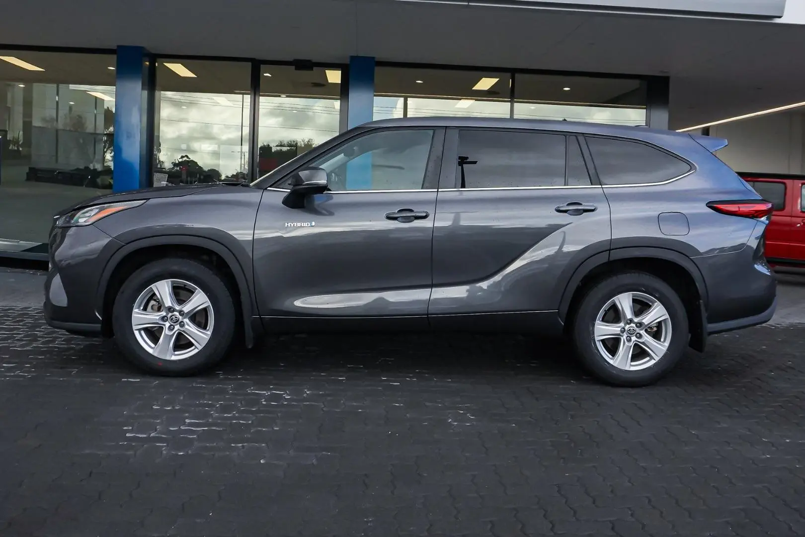 2023 Toyota Kluger Gallery Image 4