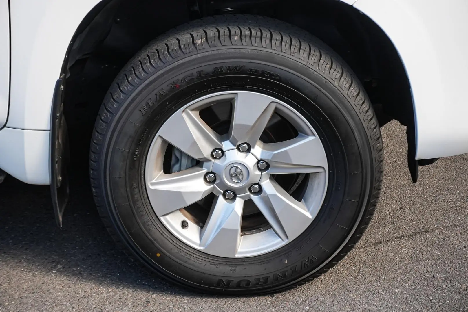 2021 Toyota Landcruiser Prado Gallery Image 13