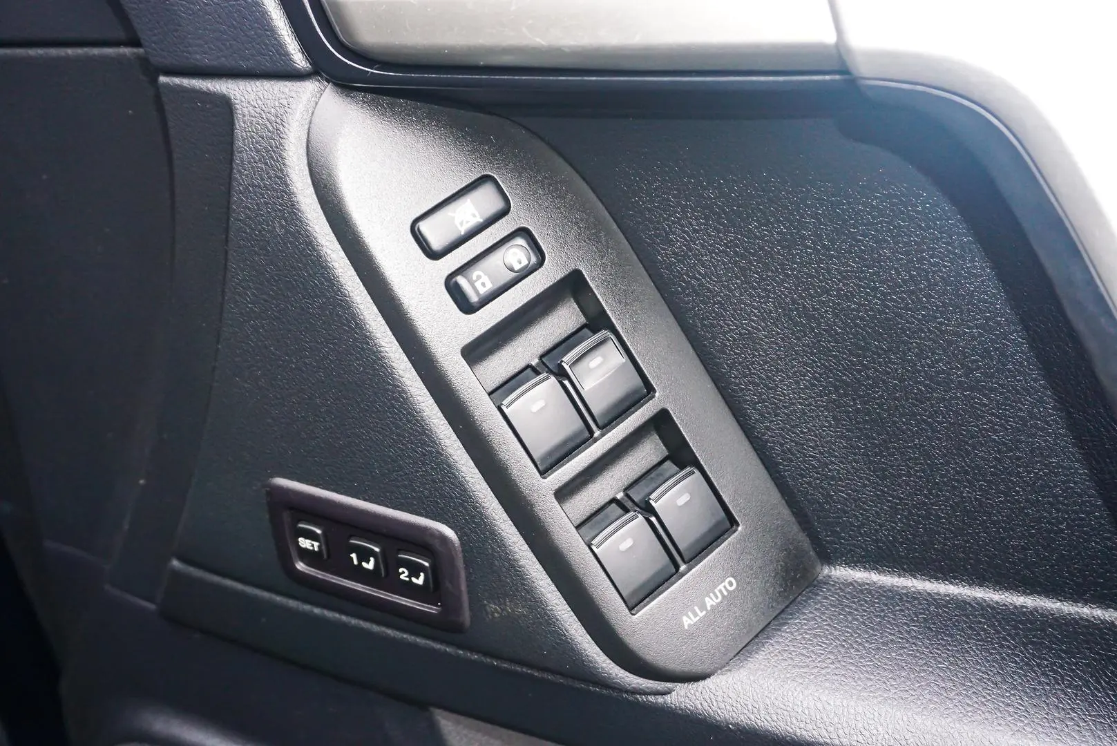 2021 Toyota Landcruiser Prado Gallery Image 19