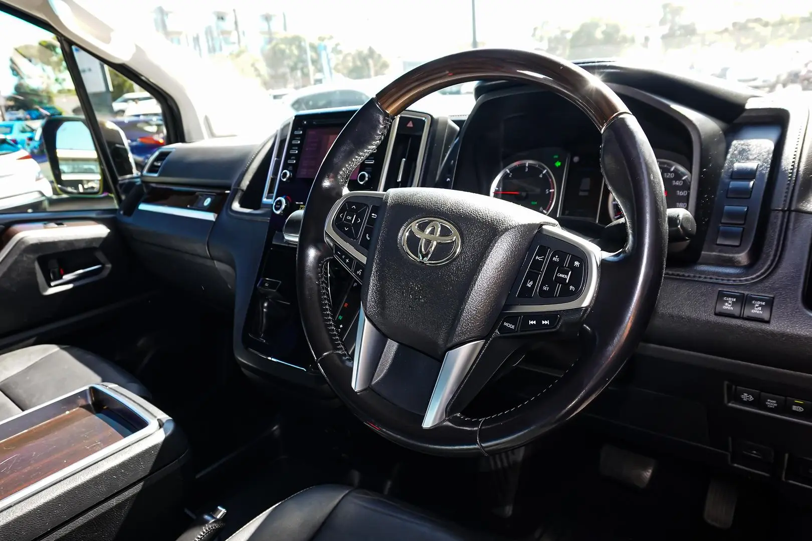 2019 Toyota Granvia Gallery Image 7