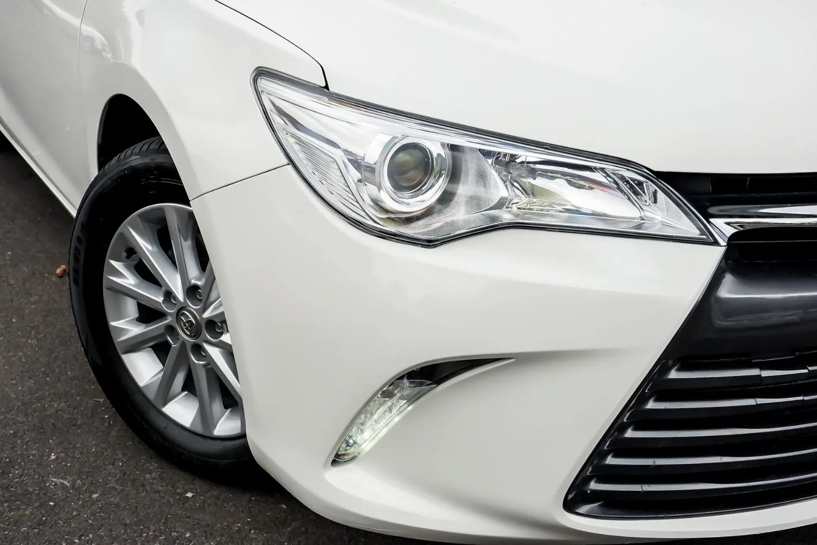 2015 Toyota Camry Gallery Image 11
