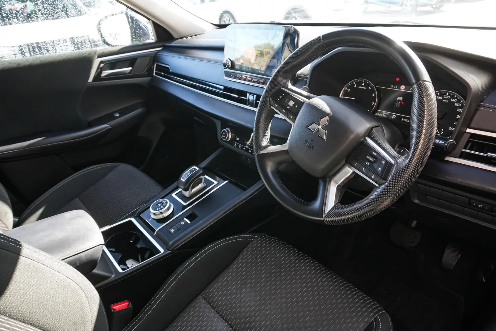 2022 Mitsubishi Outlander Gallery Image 15