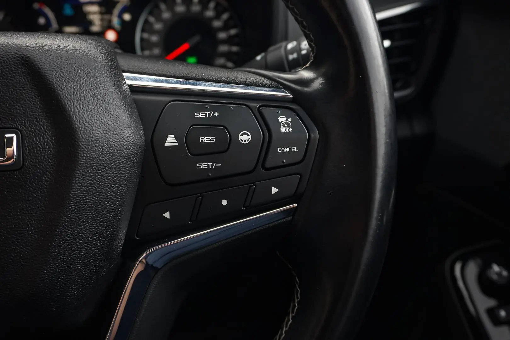 2022 Isuzu MU-X Gallery Image 21