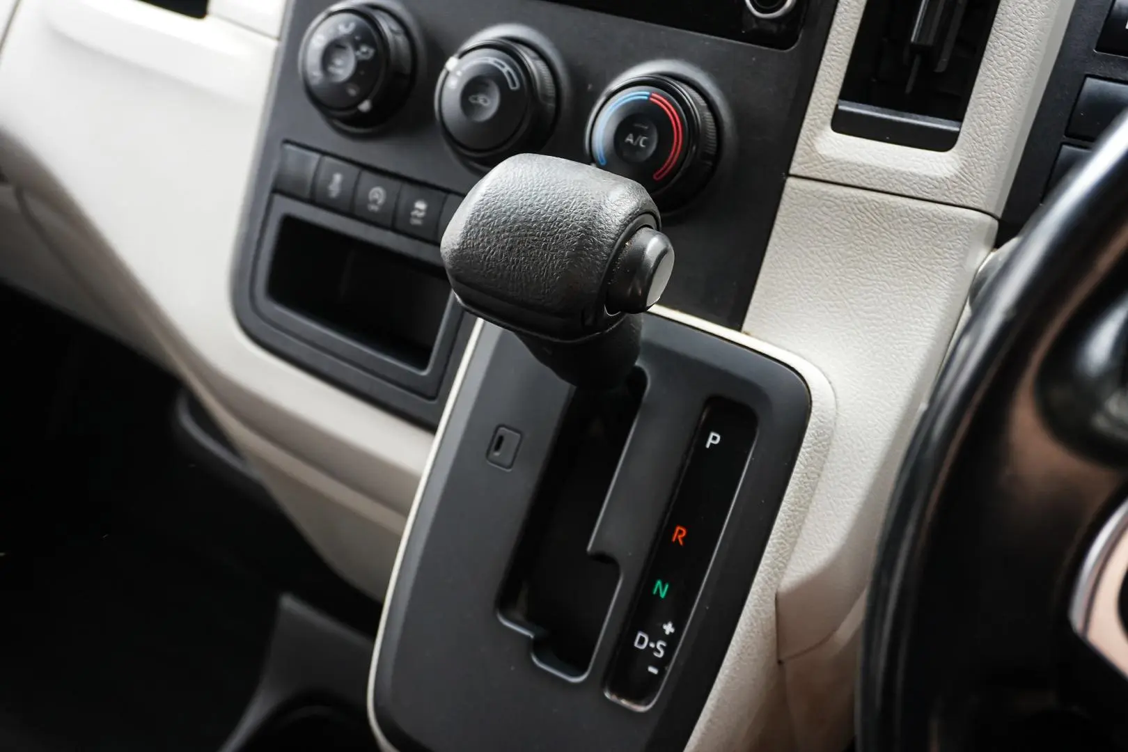 2021 Toyota Hiace Gallery Image 17