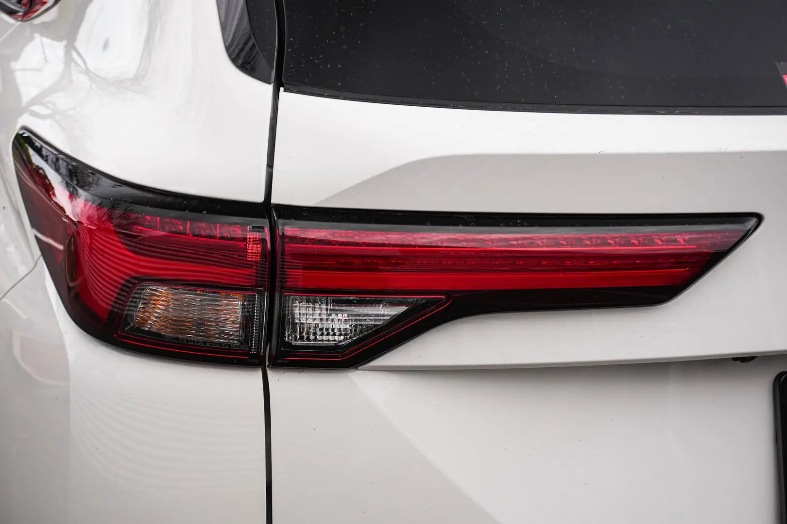 2023 Mitsubishi Outlander Gallery Image 9