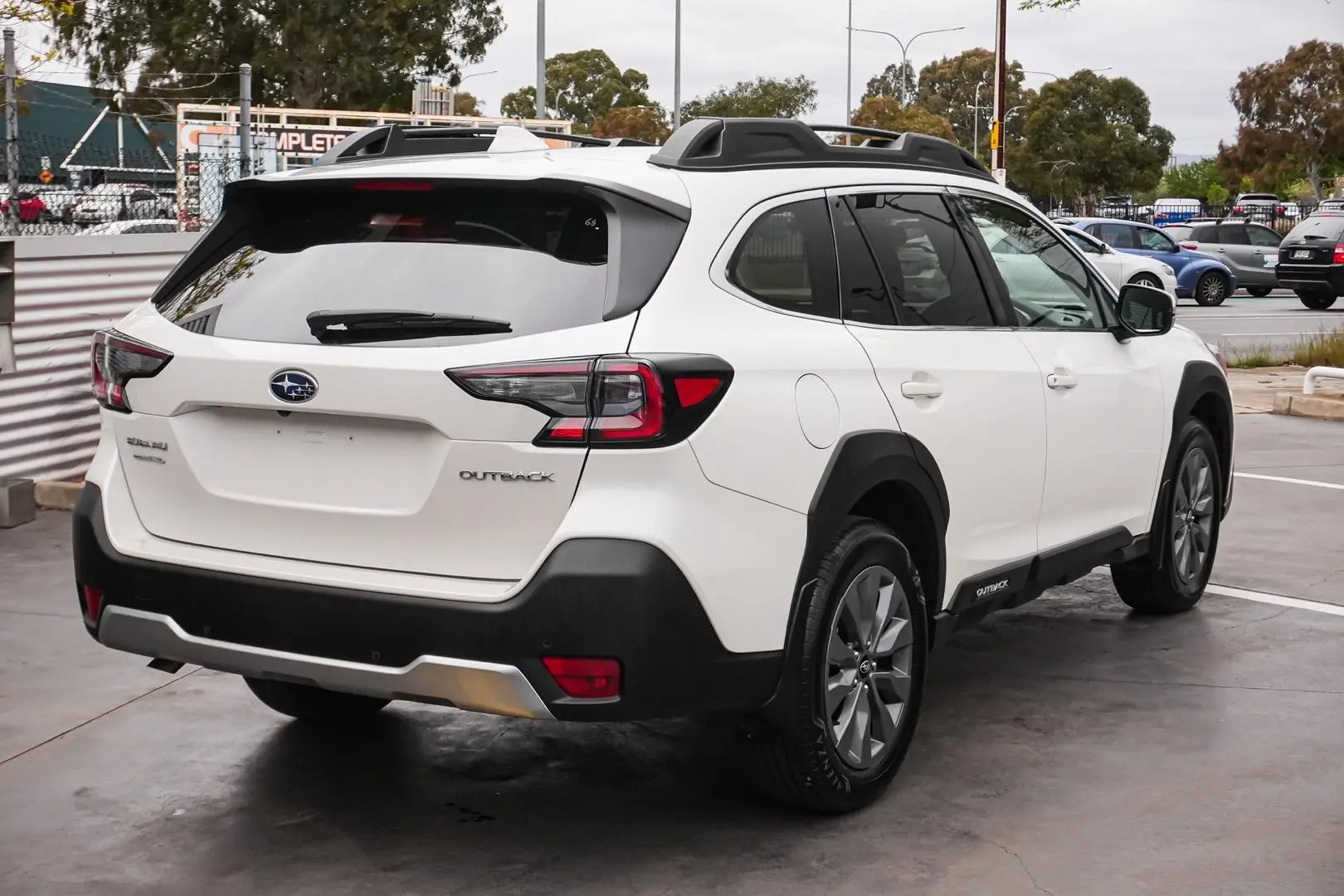 2023 Subaru Outback Gallery Image 2